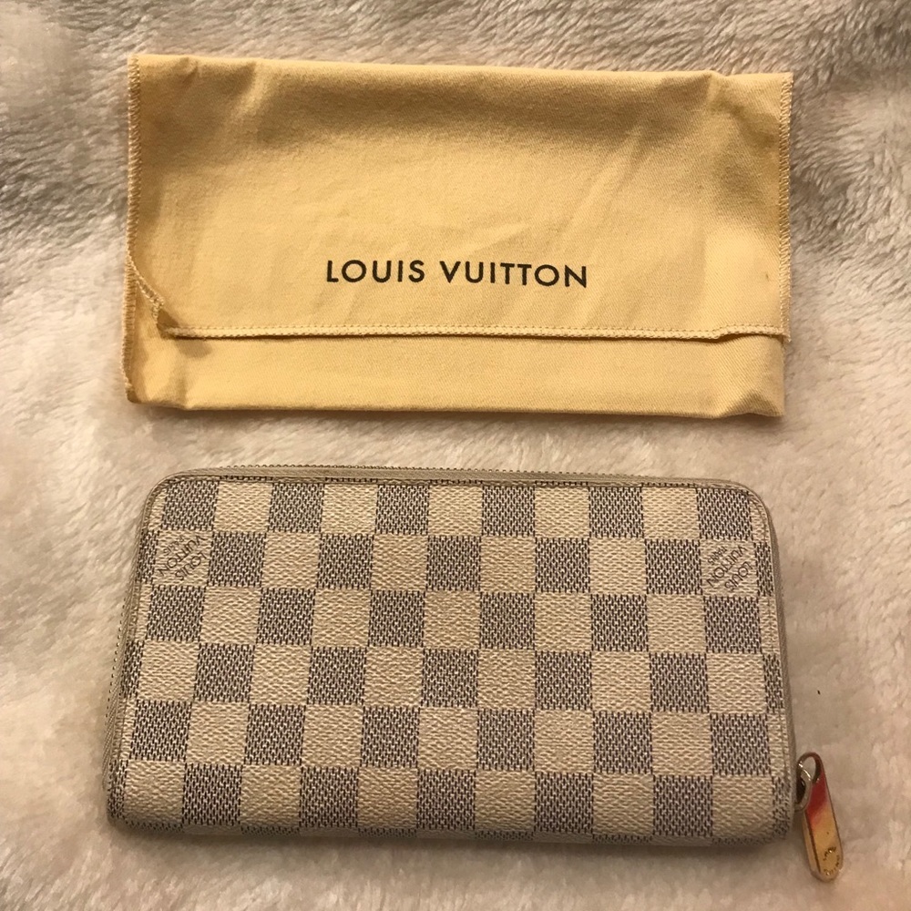 Louis Vuitton Damier Azur zippy wallet